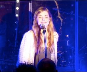 Emma DAUMAS en concert privé à Lyon Emma DAUMAS en concert privé à Lyon