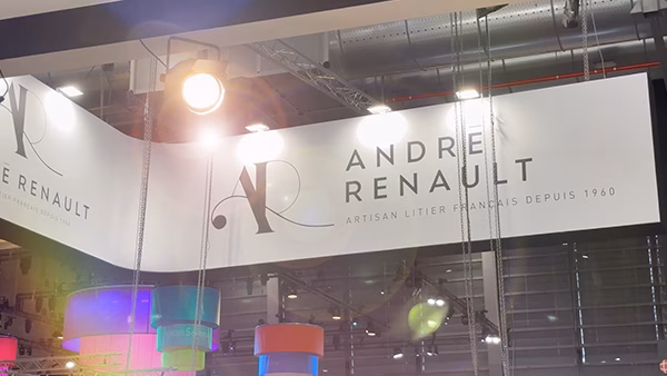 Stand du salon Esprit Meuble à l'enseigne André Renault, captation réalisée par Sonacom