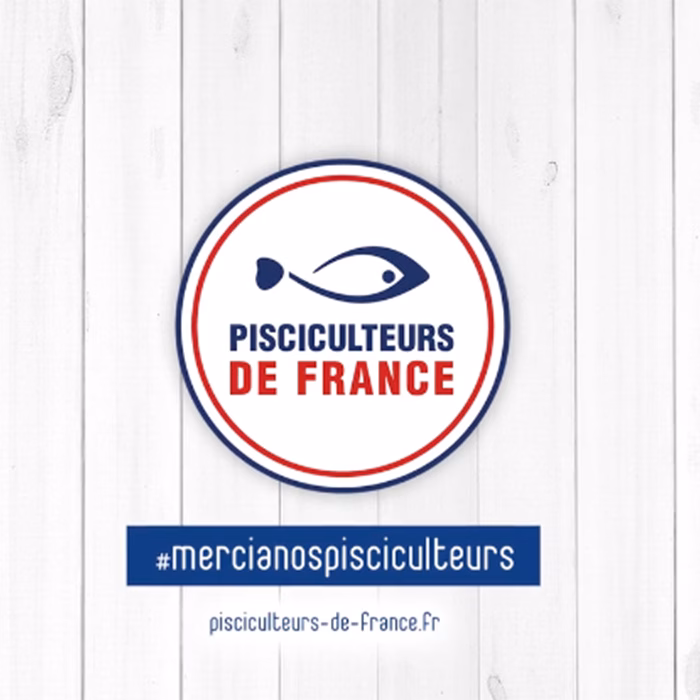 Logo Pisciculteurs de France sur fond de bois blanc, billboard TV réalisé par Sonacom